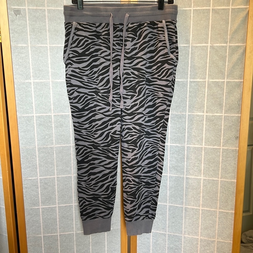 Torrid Slate Grey Zebra Print Drawstring Jogger F… - image 4